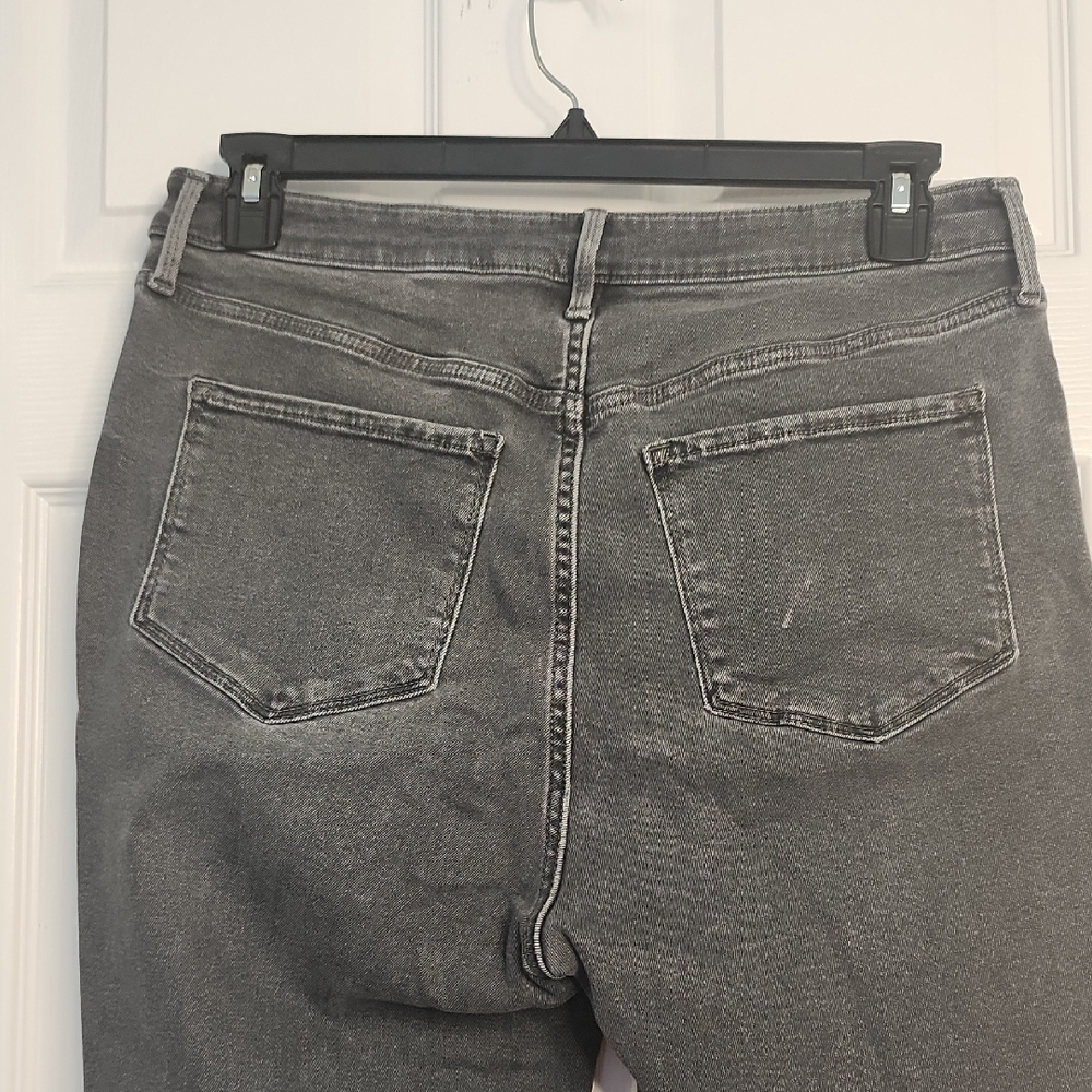 Old Navy Charcoal Distressed Cropped Jeans - Picture 9 of 13